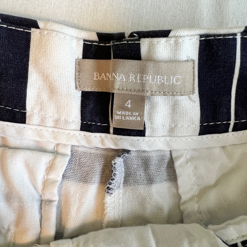 Banana Republic Navy and White Striped Women Shorts - Picture 3 of 7